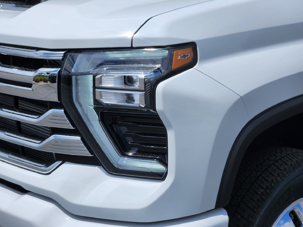 New 2026 Chevrolet Silverado 3500 High Country w/ High Country Premium Package AWD/4WD image 5