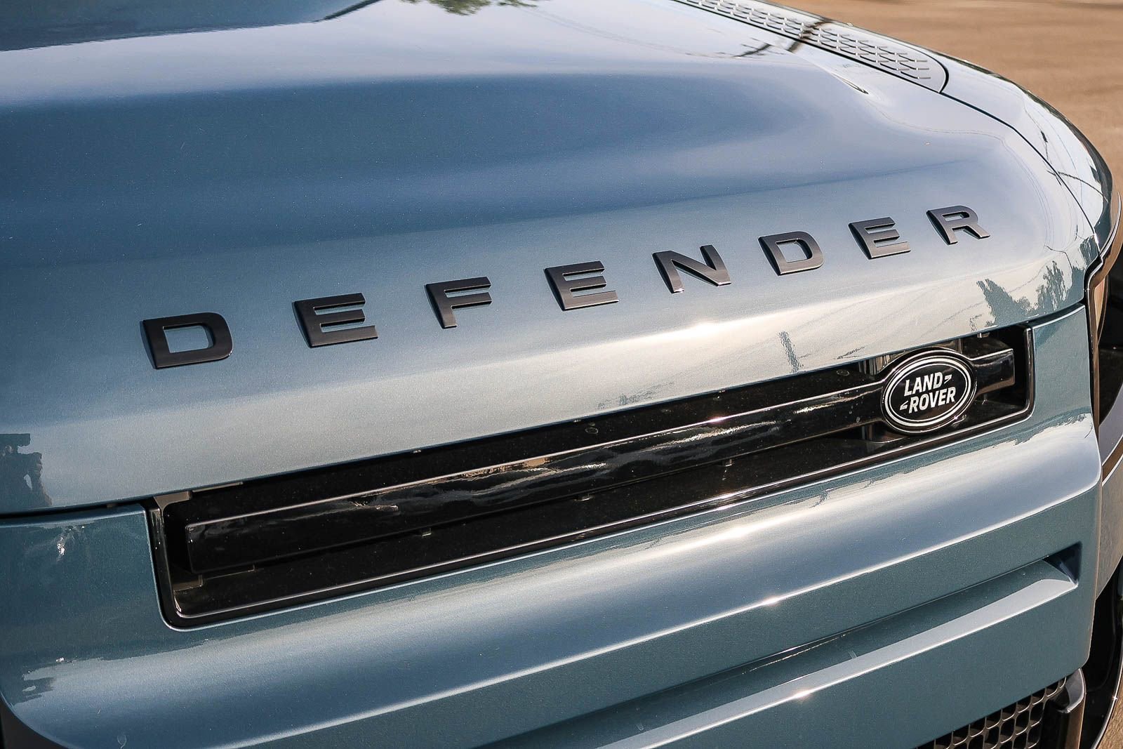 New 2026 Land Rover Defender 110 X-Dynamic SE image 16