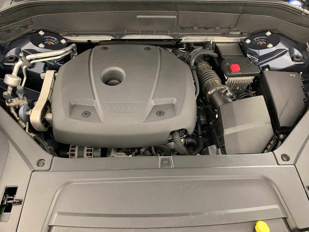 Used 2021 Volvo XC90 T6 Momentum image 11
