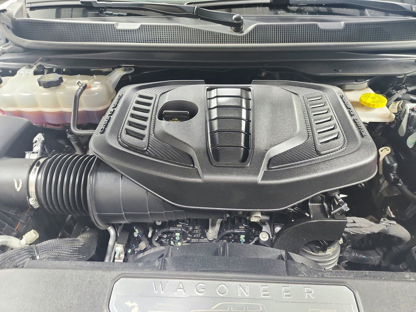 Used 2025 Jeep Wagoneer 2WD image 17