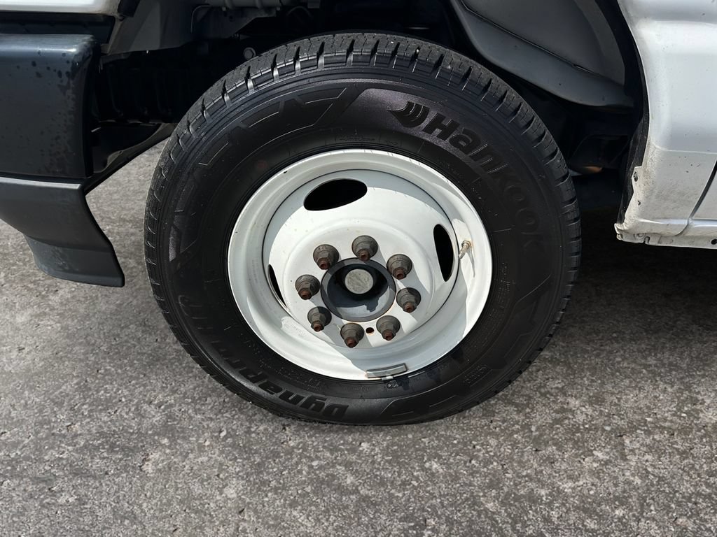 Used 2024 Ford E-350 and Econoline 350 Super Duty w/ Driver's Safety Package RWD image 9