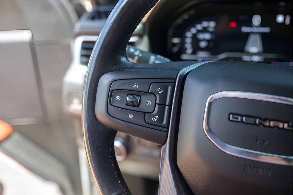 Used 2023 GMC Yukon XL Denali Ultimate AWD/4WD image 14