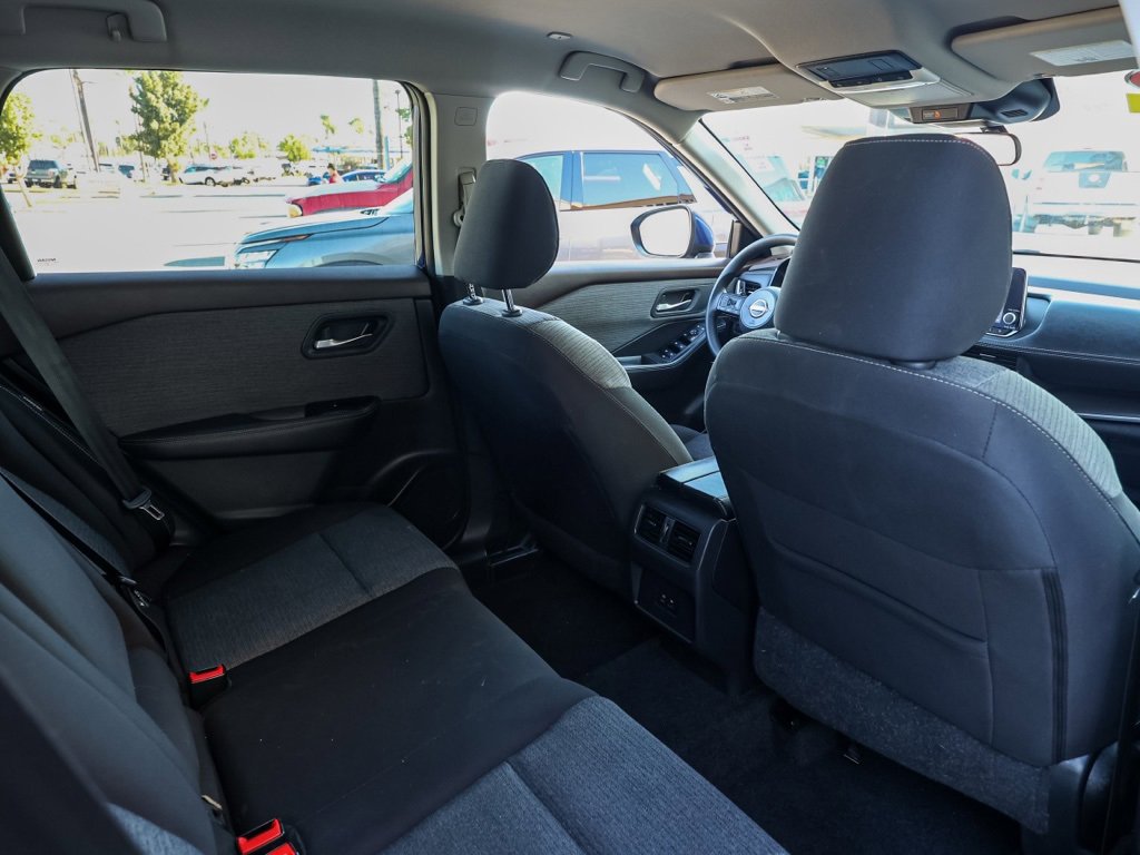 Used 2023 Nissan Rogue SV image 17