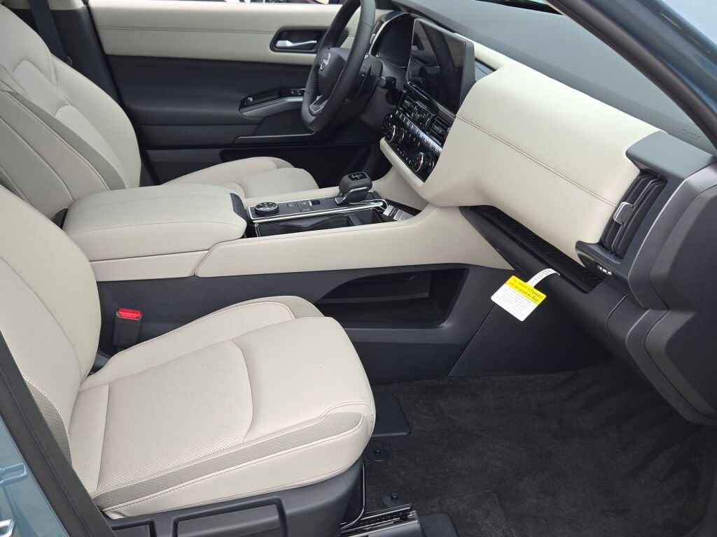 New 2026 Nissan Pathfinder SL AWD/4WD image 4