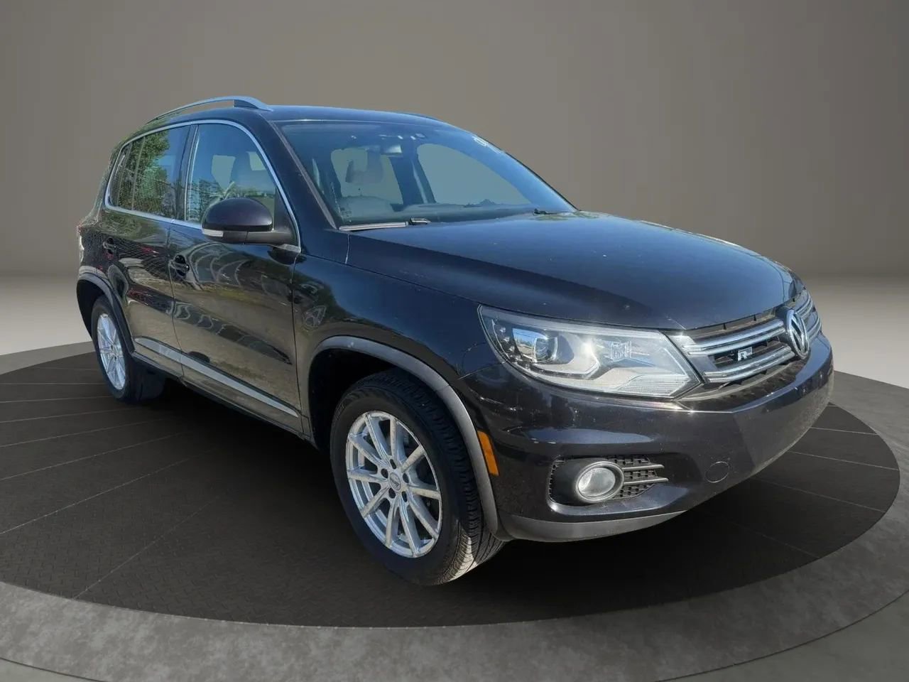 Used 2014 Volkswagen Tiguan R-Line FWD image 3