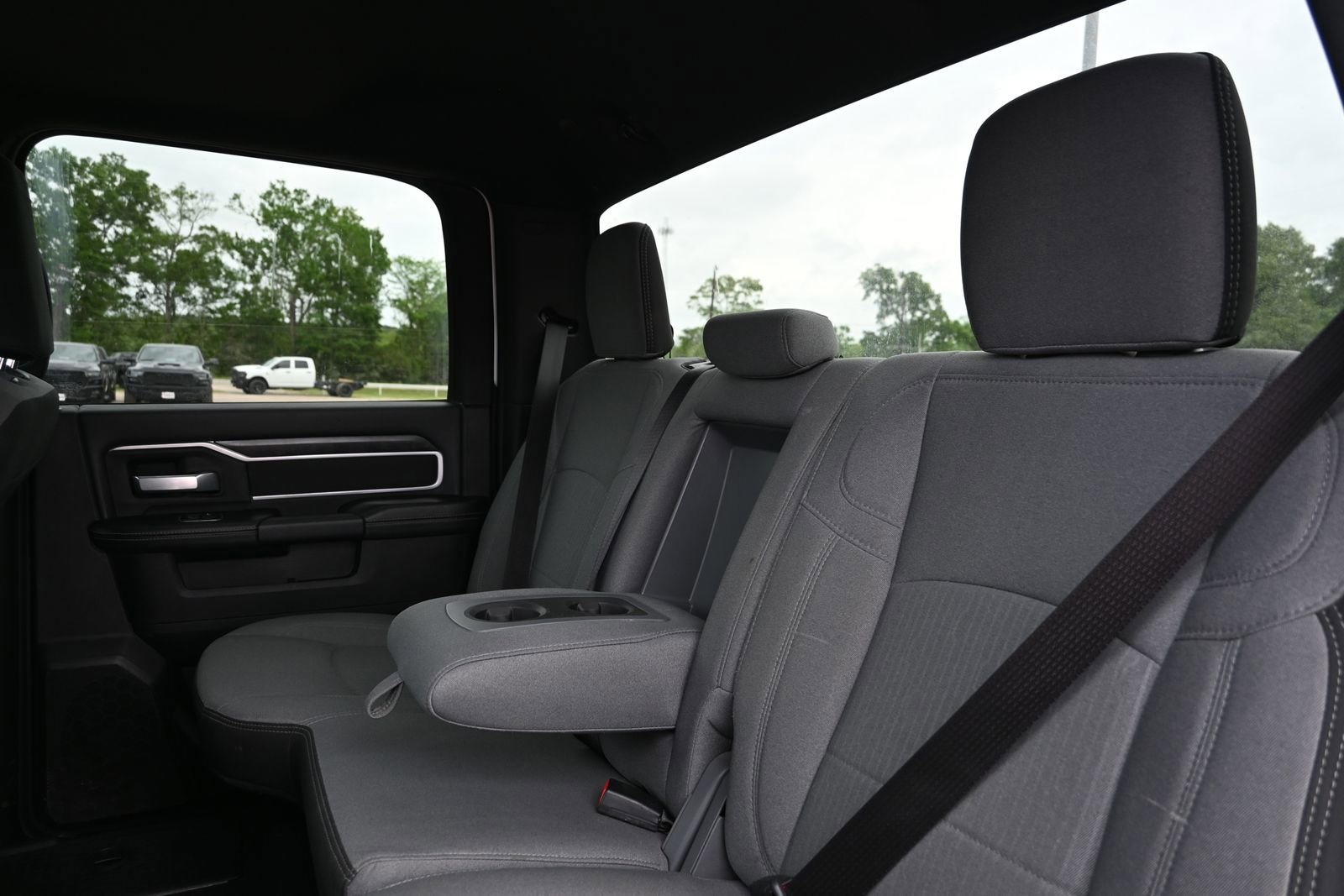 Used 2024 RAM 2500 Big Horn AWD/4WD image 32