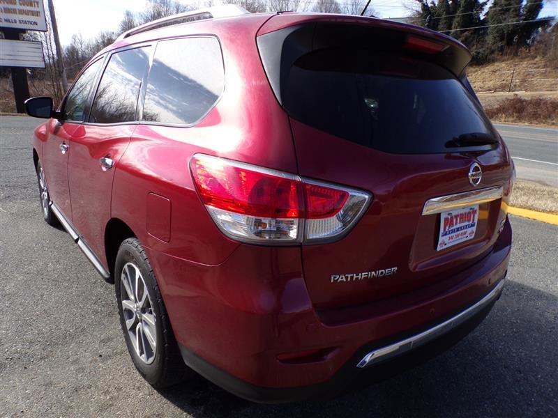 Used 2016 Nissan Pathfinder SV image 6