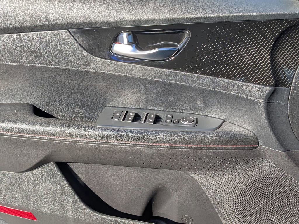 Used 2021 Kia Forte GT image 11