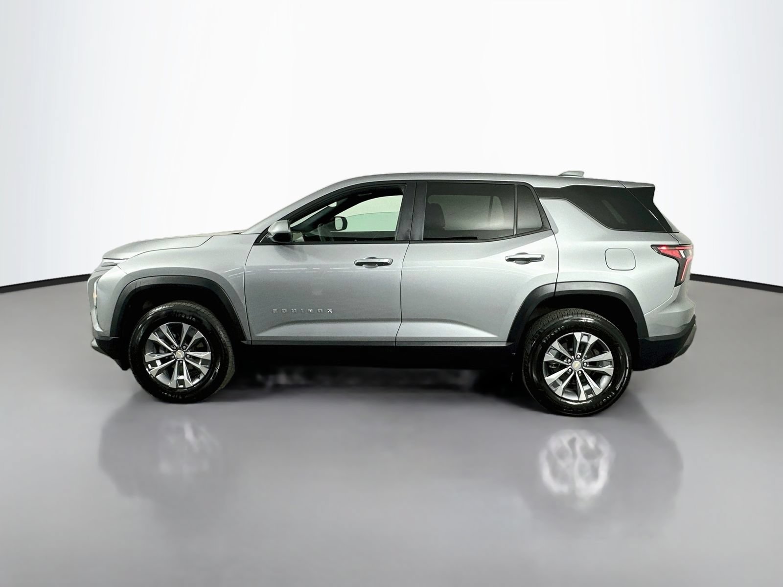 Used 2026 Chevrolet Equinox LT FWD image 5