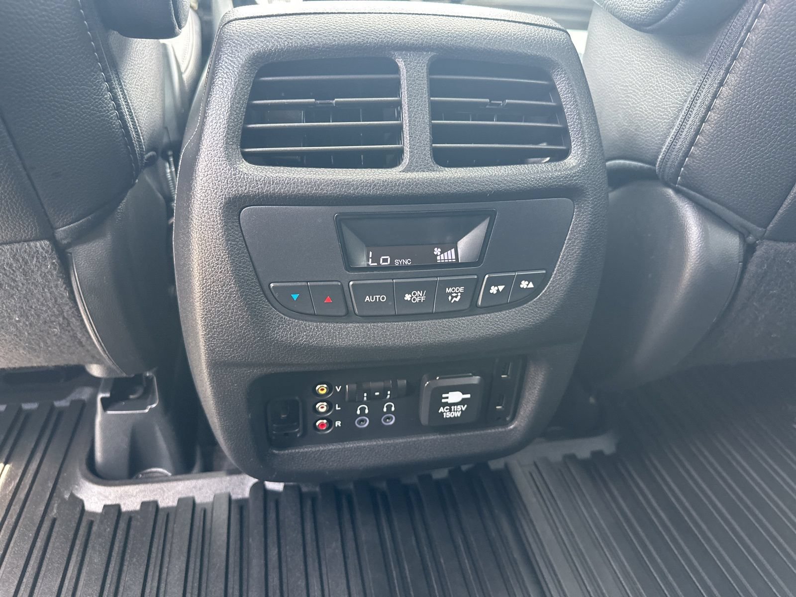 Used 2018 Honda Pilot Touring image 20