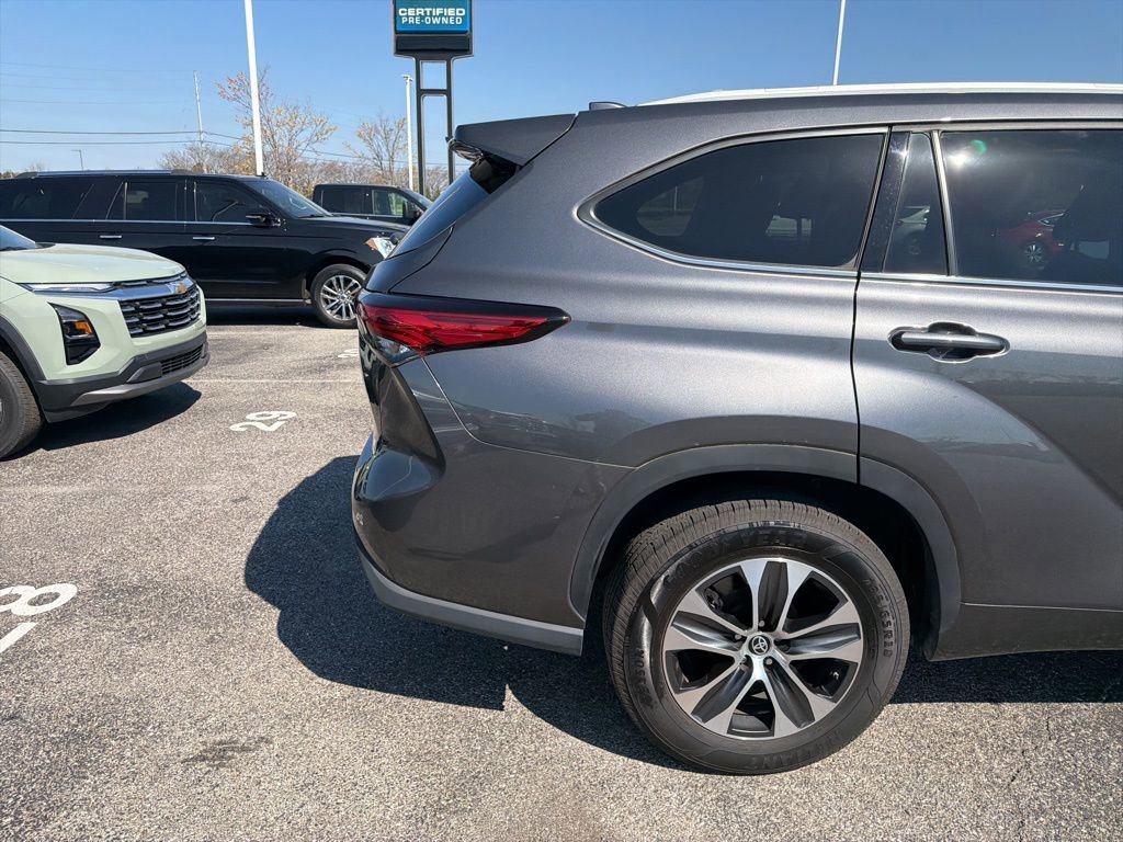 Used 2022 Toyota Highlander XLE image 8
