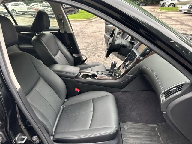 Used 2018 INFINITI Q50 Luxe w/ Essential Package (3.0T Luxe) AWD/4WD image 17