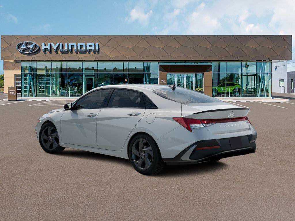 New 2026 Hyundai Elantra SEL Sport FWD image 4