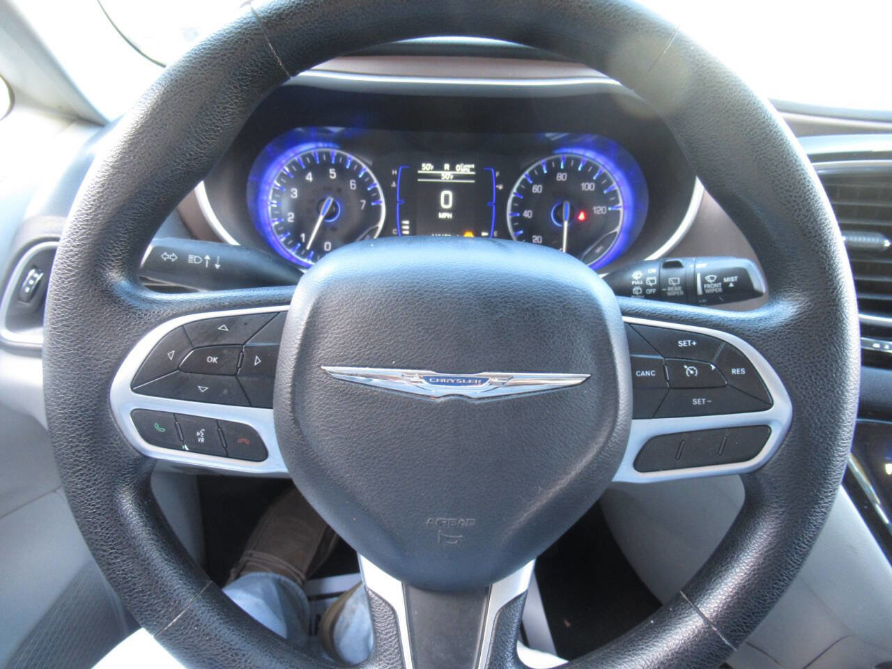 Used 2020 Chrysler Voyager Lxi image 26