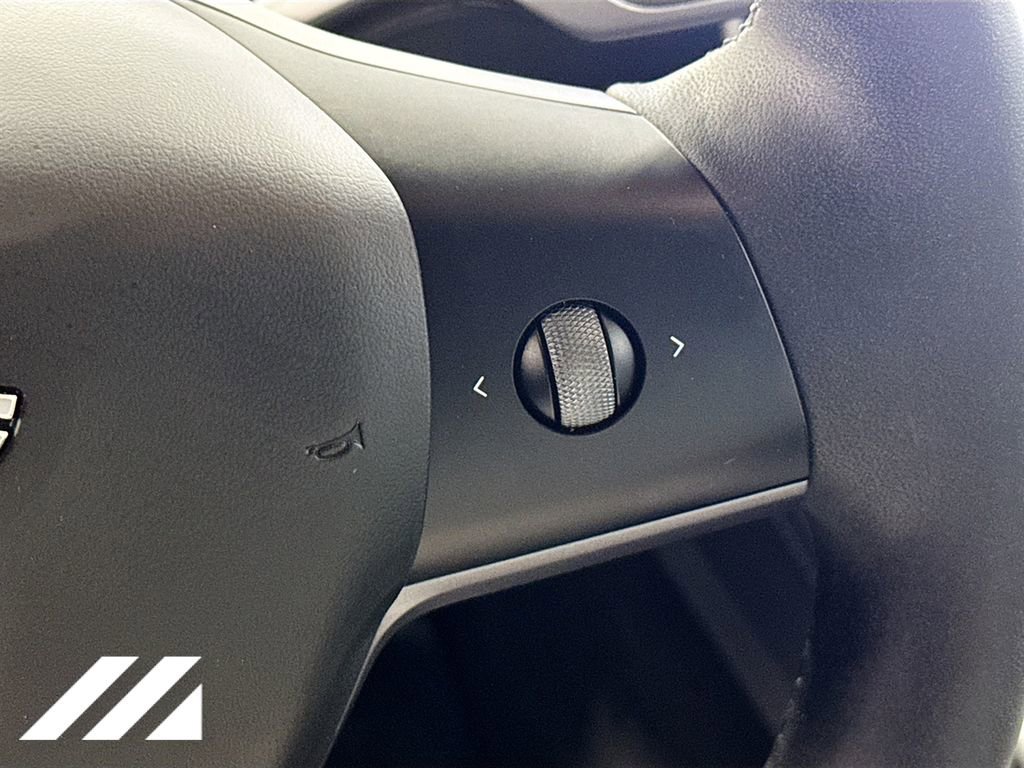 Used 2023 Tesla Model Y Long Range image 12