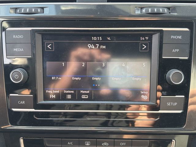 Used 2019 Volkswagen Golf S image 16