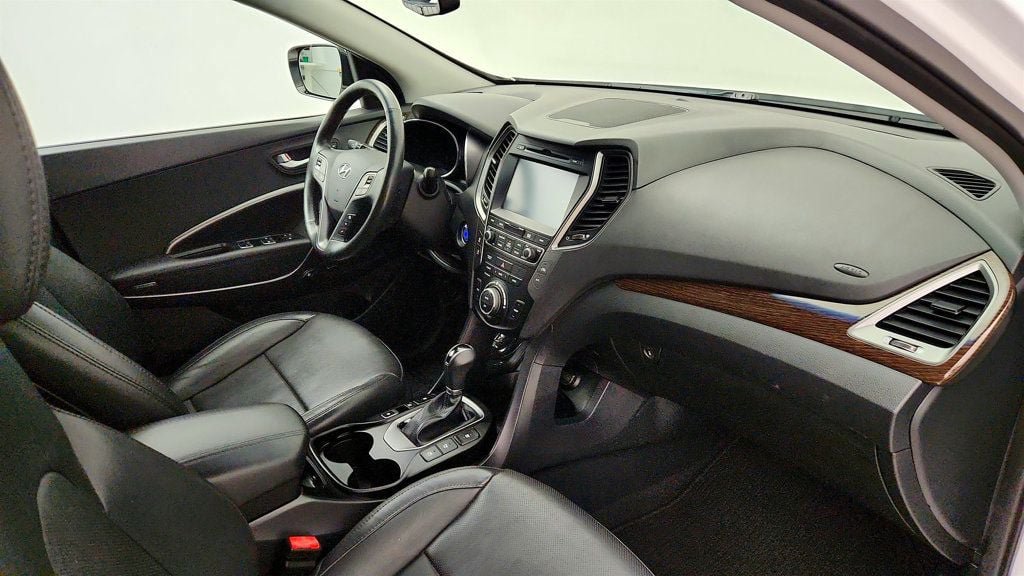 Used 2017 Hyundai Santa Fe Sport w/ 2.0T Ultimate Tech Package 05 AWD/4WD image 24