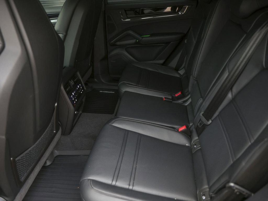 Certified 2026 Porsche Cayenne Turbo GT image 27