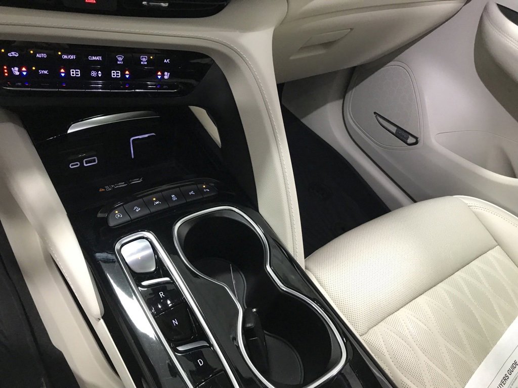 Used 2021 Buick Envision Avenir w/ Technology Package II image 19