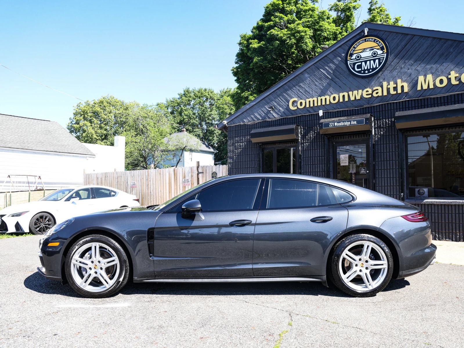 Used 2017 Porsche Panamera 4 w/ Premium Package AWD/4WD image 4
