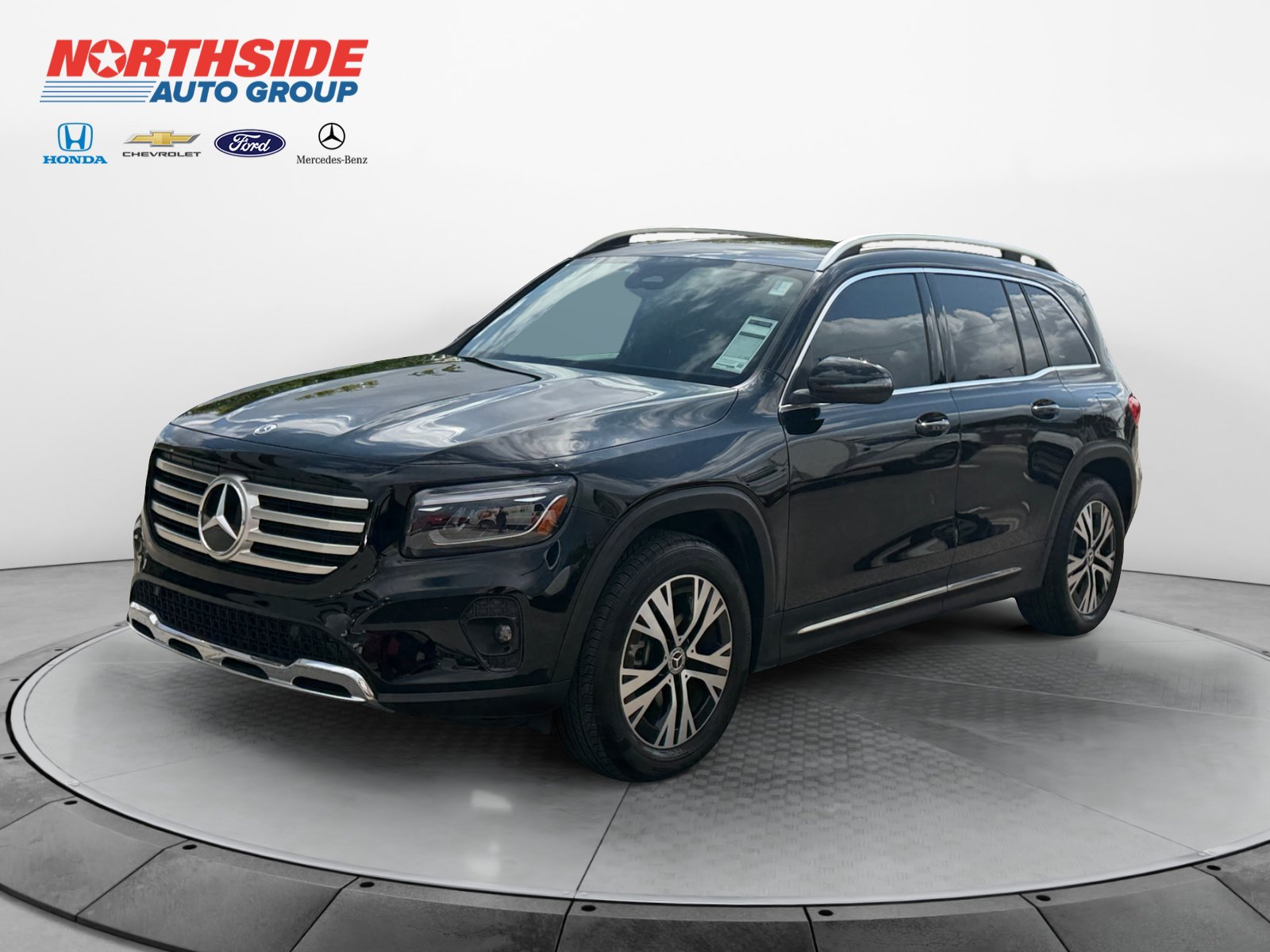 Used 2026 Mercedes-Benz GLB 250 image 3