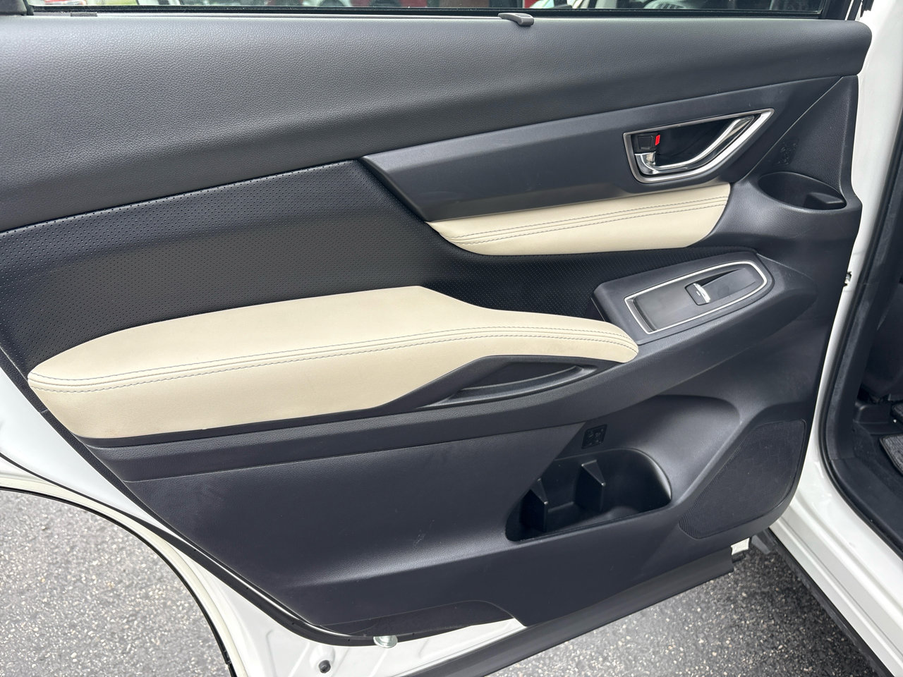 Used 2023 Subaru Ascent Limited image 22