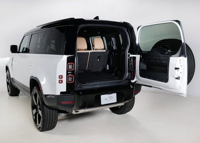 New 2026 Land Rover Defender 110 S image 31