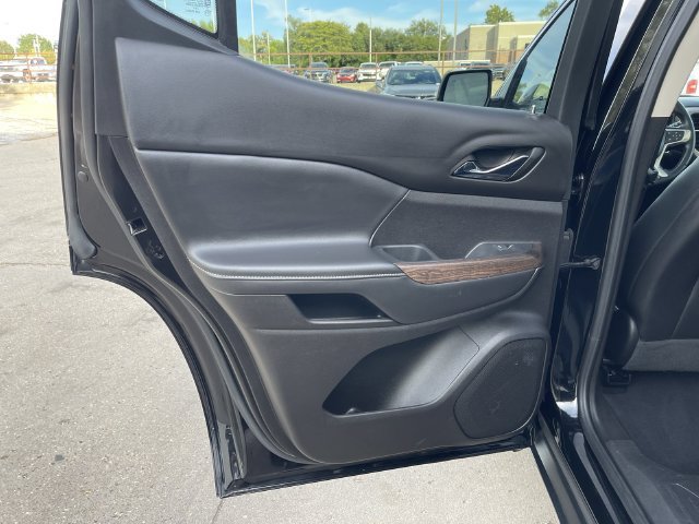 Used 2023 GMC Acadia Denali w/ Black Diamond Edition FWD image 12