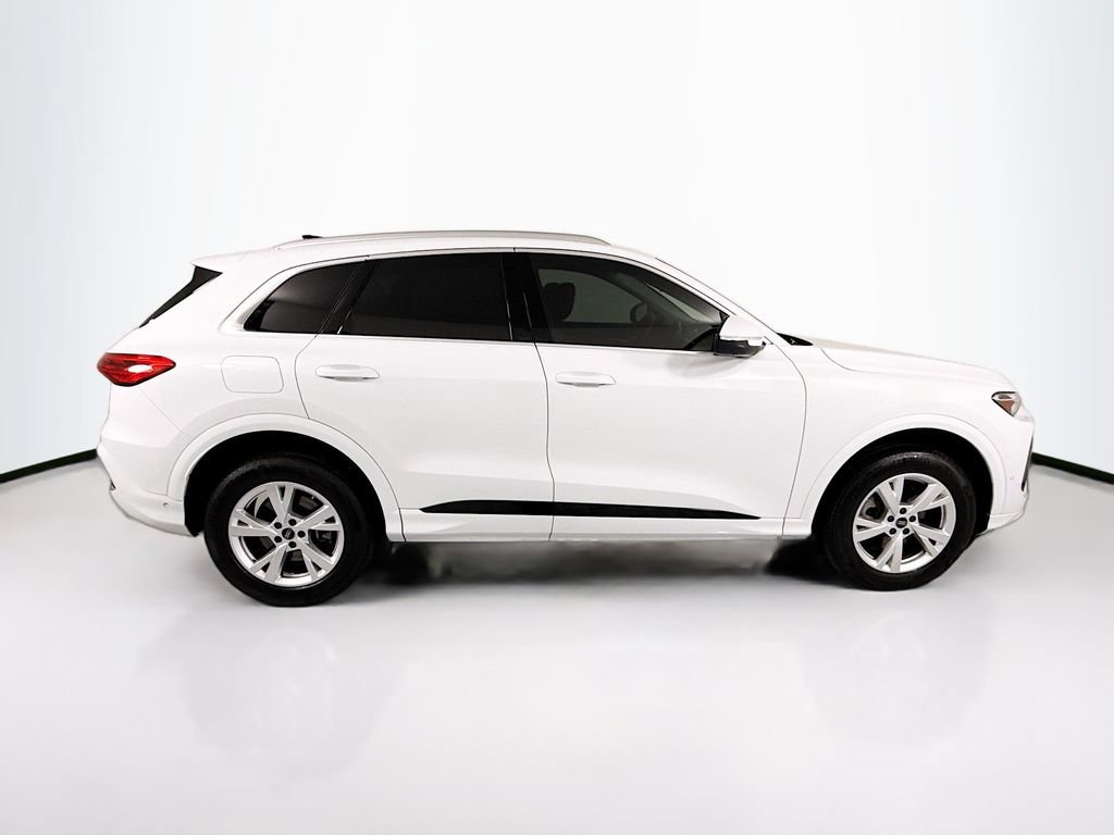Certified 2025 Audi Q5 Premium w/ Convenience Package AWD/4WD image 4