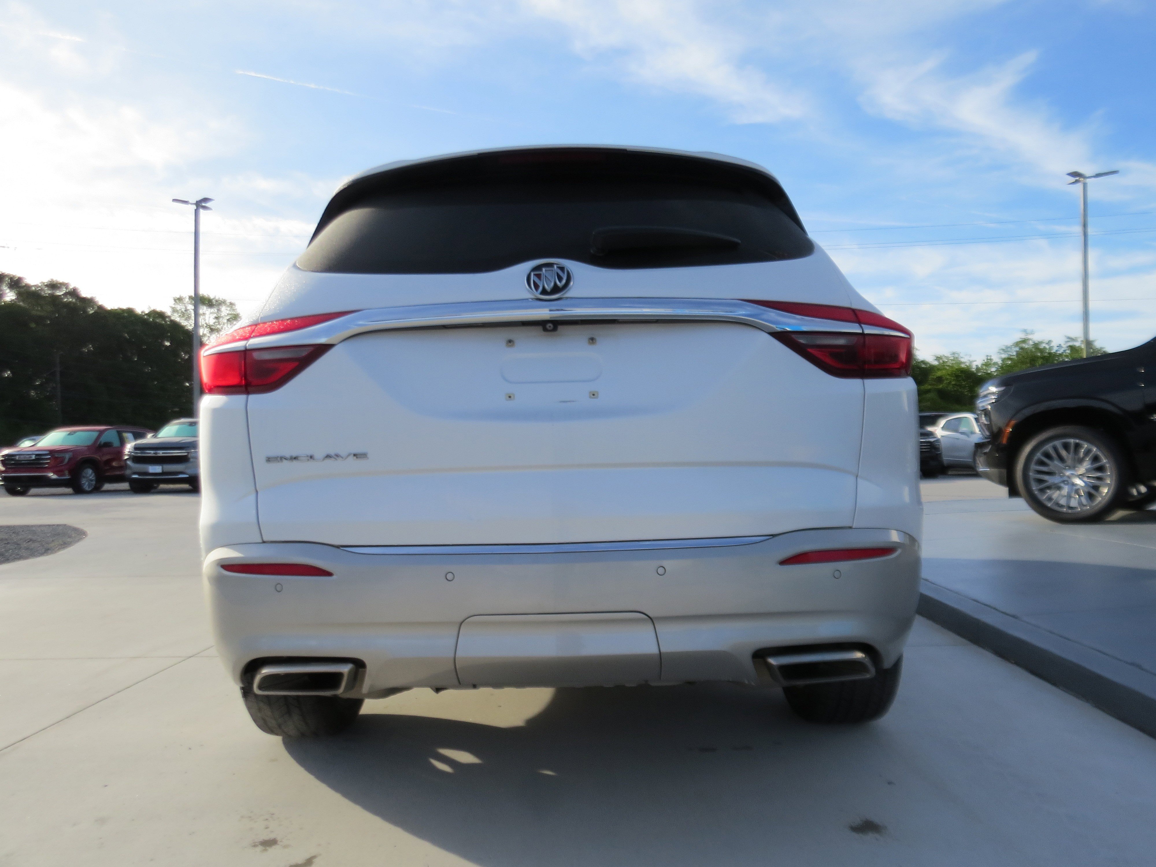 Certified 2020 Buick Enclave Premium w/ Trailering Package, 5000 lbs. FWD image 3