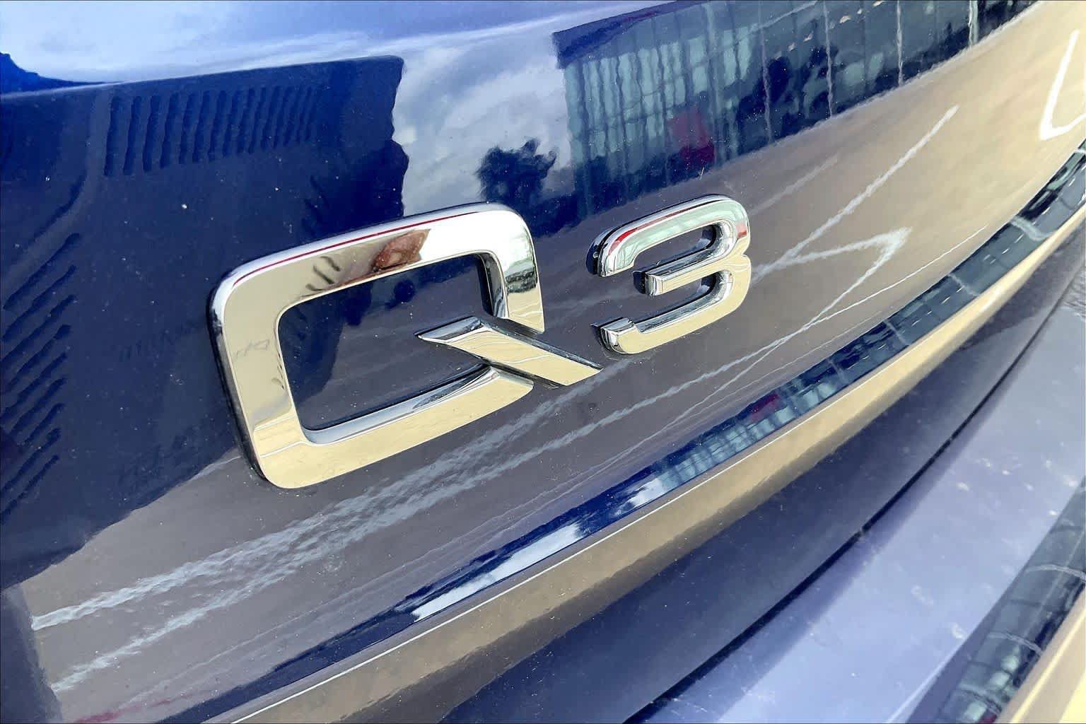 Used 2025 Audi Q3 2.0T Premium w/ Convenience Package AWD/4WD image 30