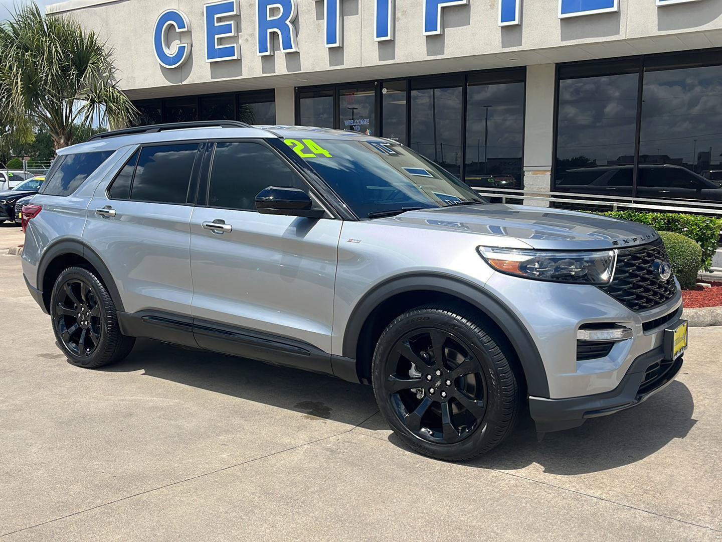 Certified 2024 Ford Explorer ST-Line w/ Class IV Trailer Tow Package