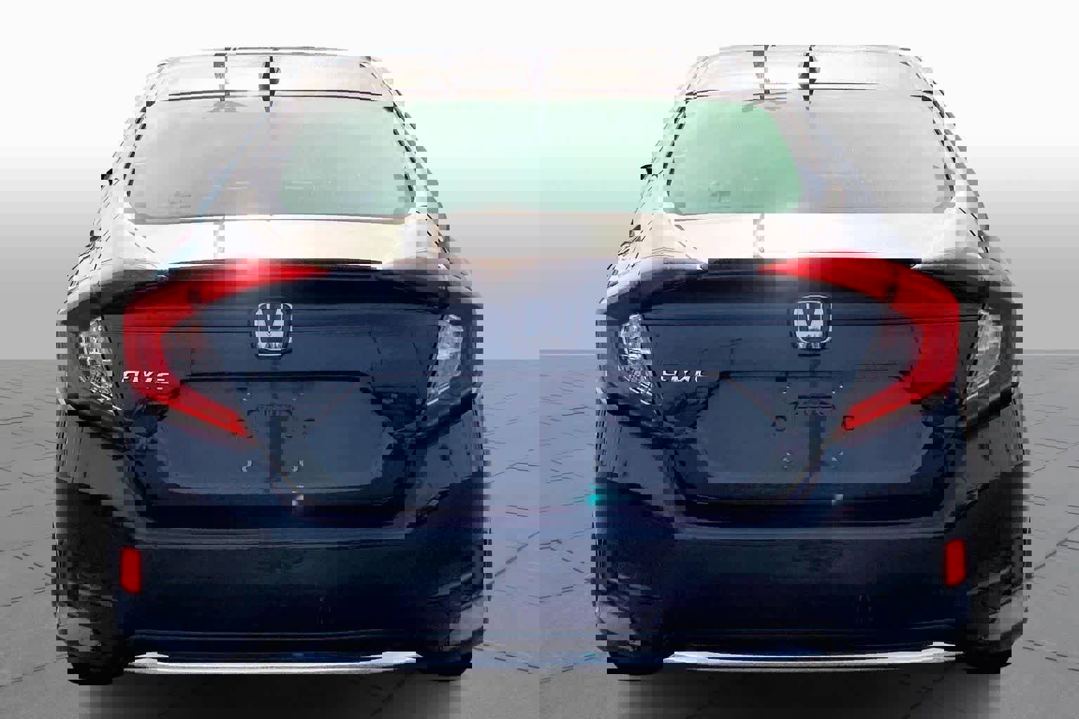 Used 2019 Honda Civic EX image 4