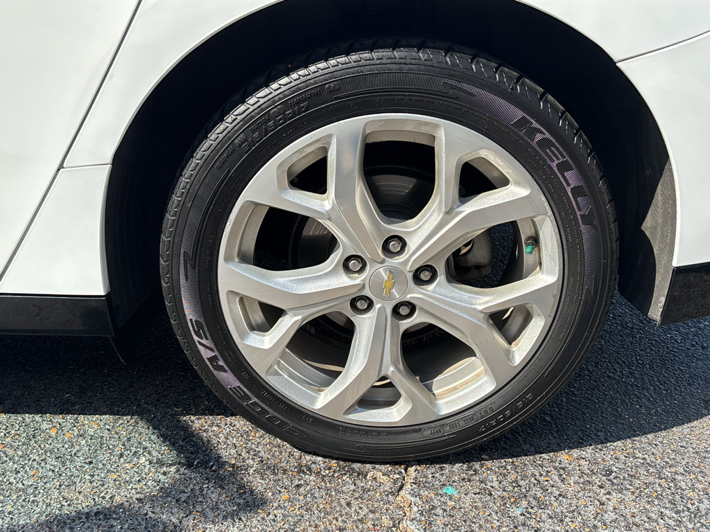 Used 2017 Chevrolet Volt Premier w/ Driver Confidence II Package FWD image 29