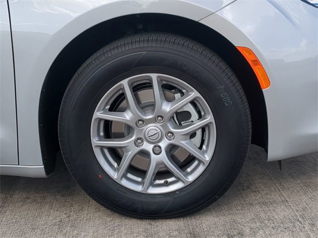 New 2026 Chrysler Voyager LX image 11