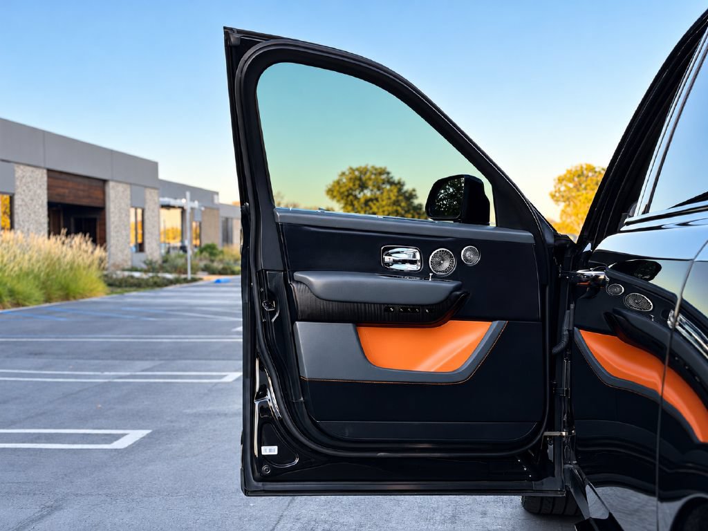 Used 2019 Rolls-Royce Cullinan AWD/4WD image 10