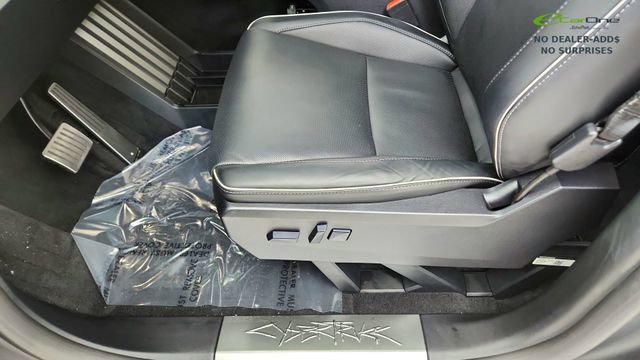 Used 2024 Tesla Cybertruck AWD Crew Cab image 31