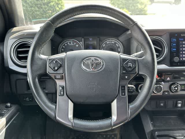 Used 2018 Toyota Tacoma TRD Sport AWD/4WD image 7