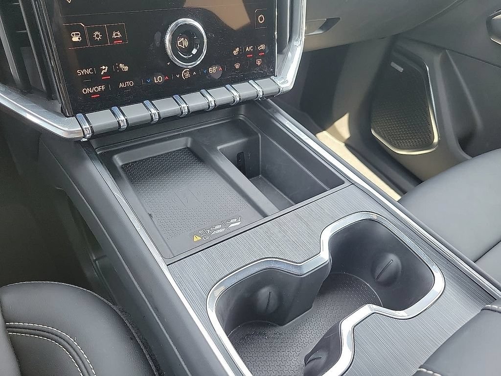 Used 2026 GMC Acadia Elevation w/ Elevation Premium Package FWD image 18