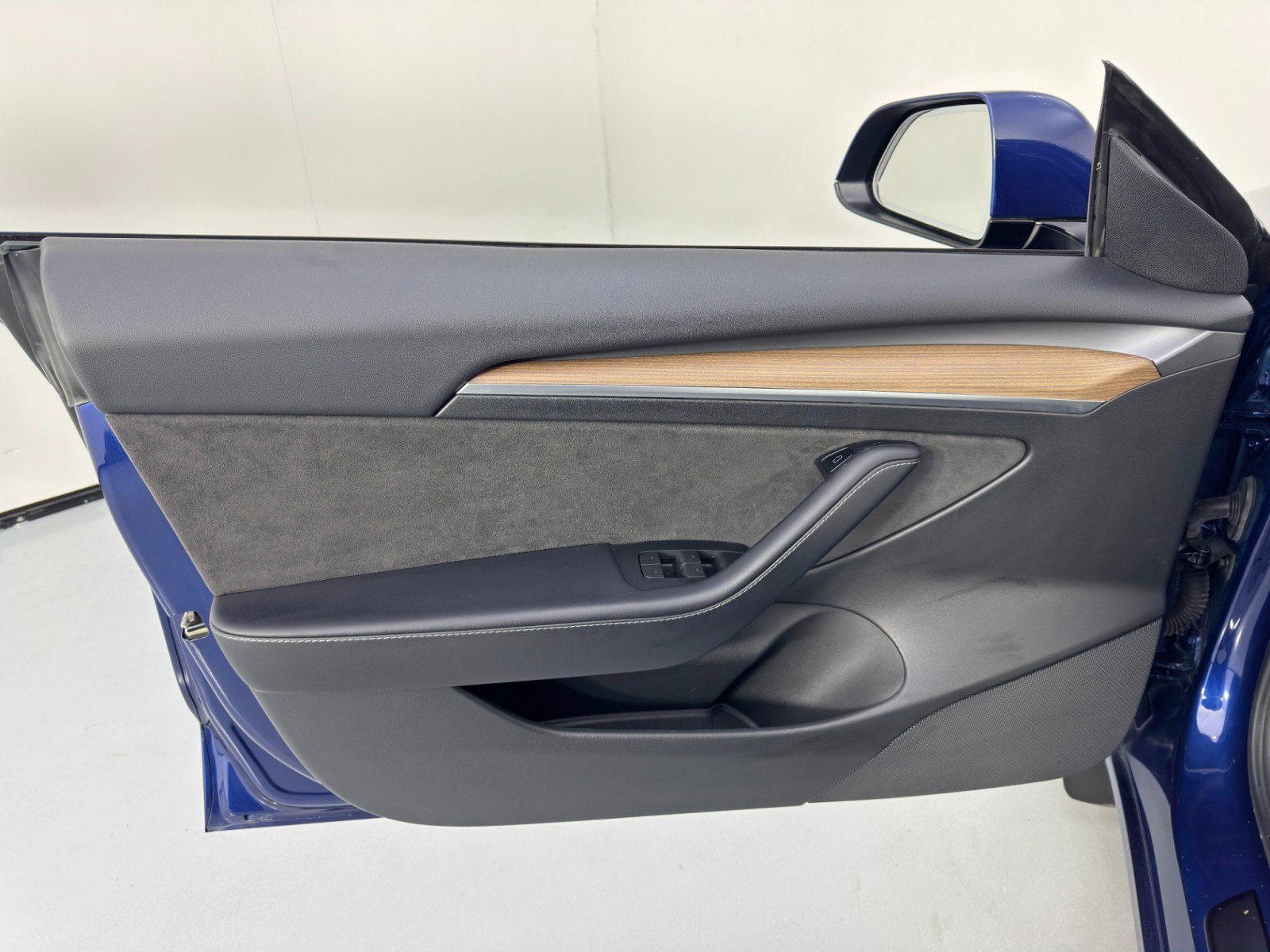 Used 2023 Tesla Model 3 Performance image 41