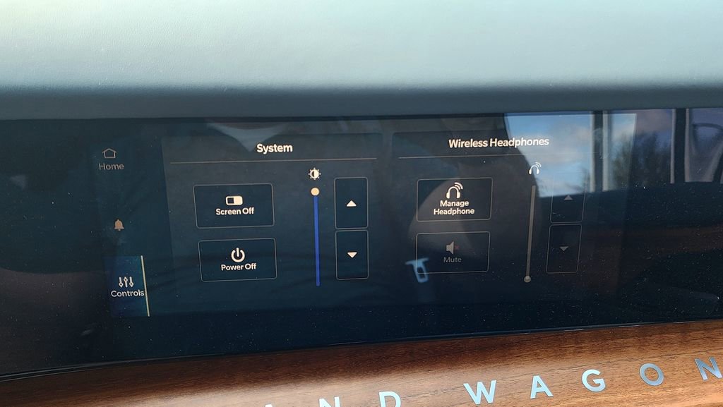 Used 2024 Jeep Grand Wagoneer L Series III w/ Rear Seat Video Group 1 AWD/4WD image 91