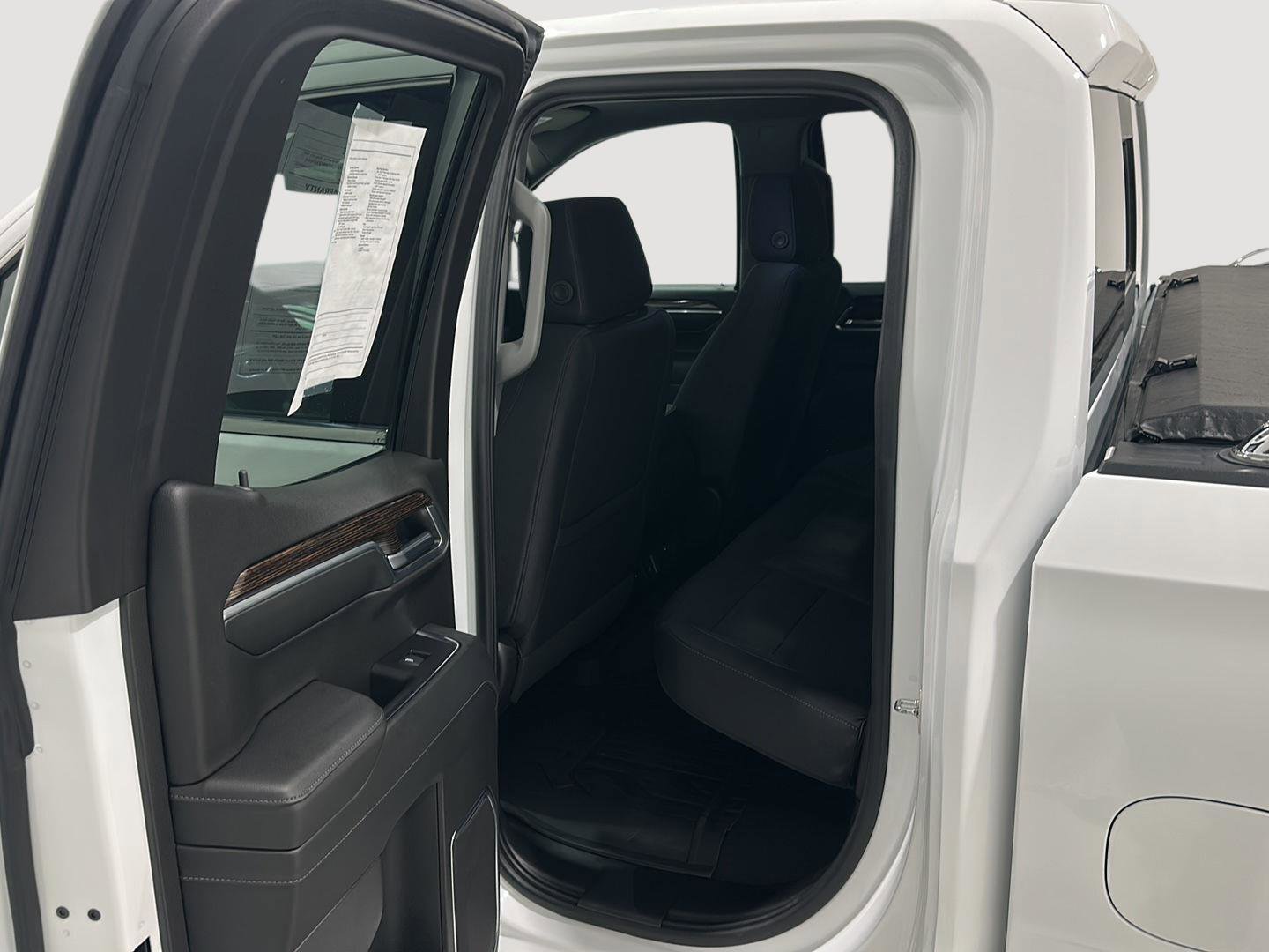 Used 2024 GMC Sierra 1500 SLE image 22