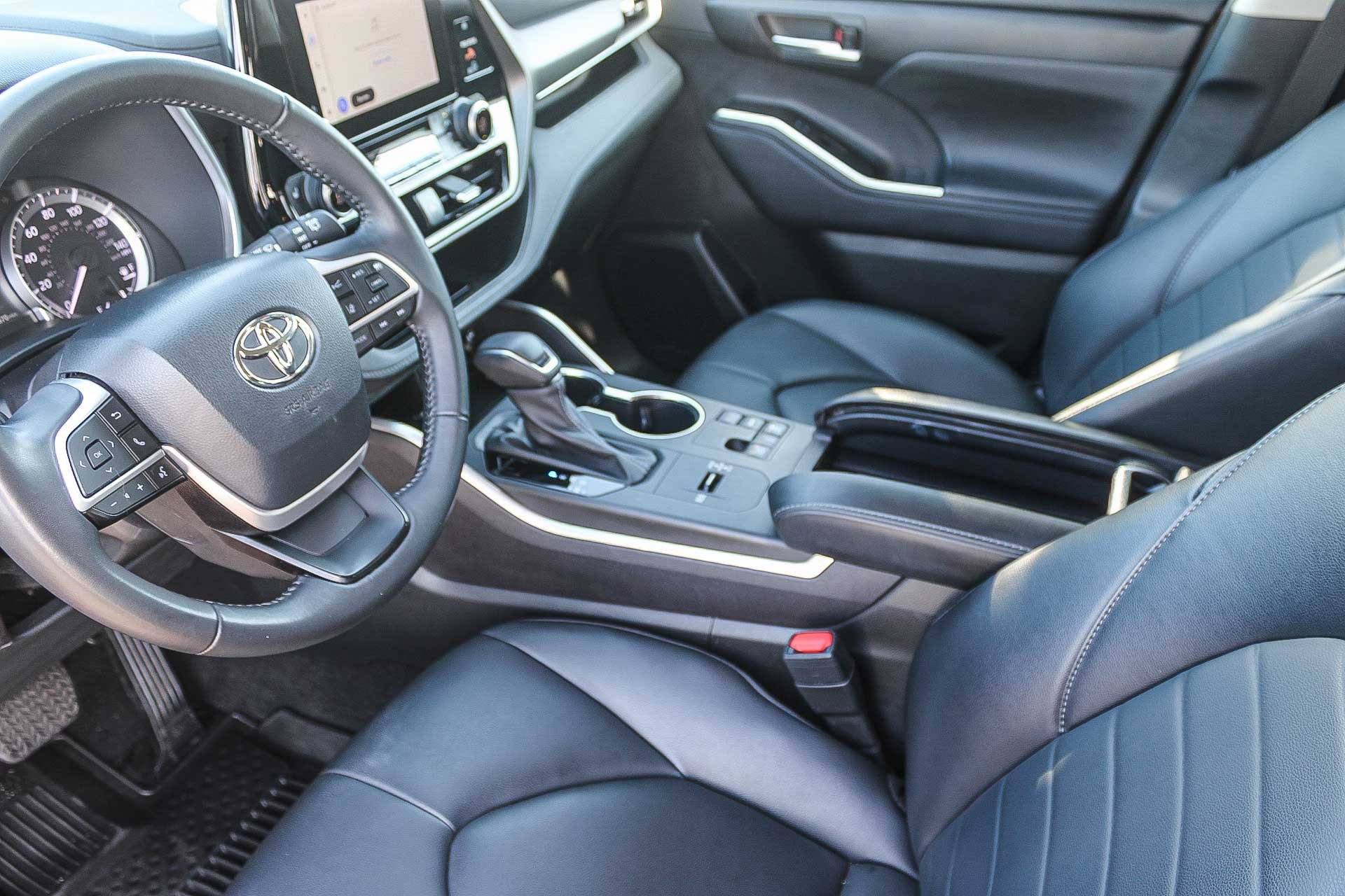 Certified 2023 Toyota Highlander XLE image 18