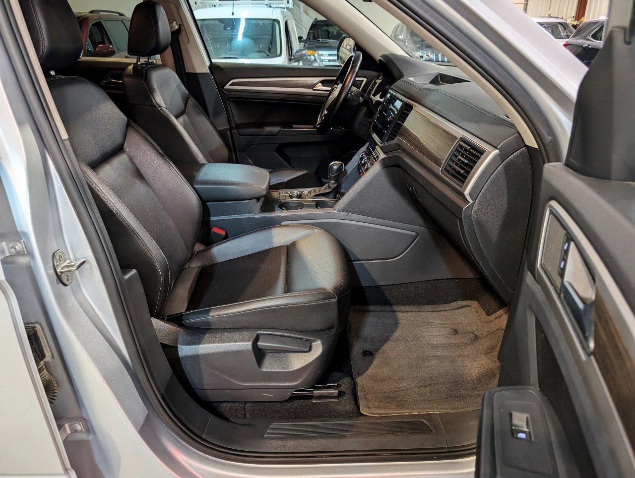 Used 2018 Volkswagen Atlas SE image 33
