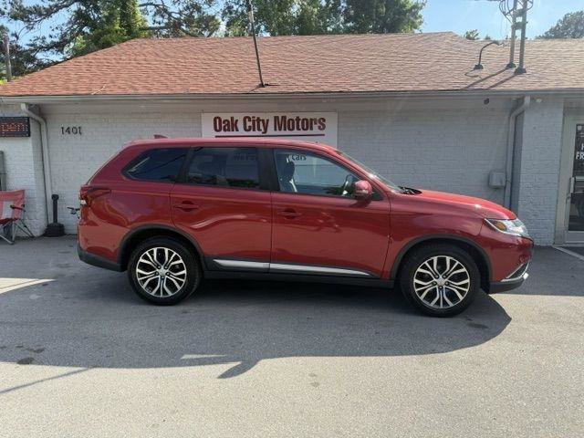 Used 2017 Mitsubishi Outlander SEL AWD/4WD image 4