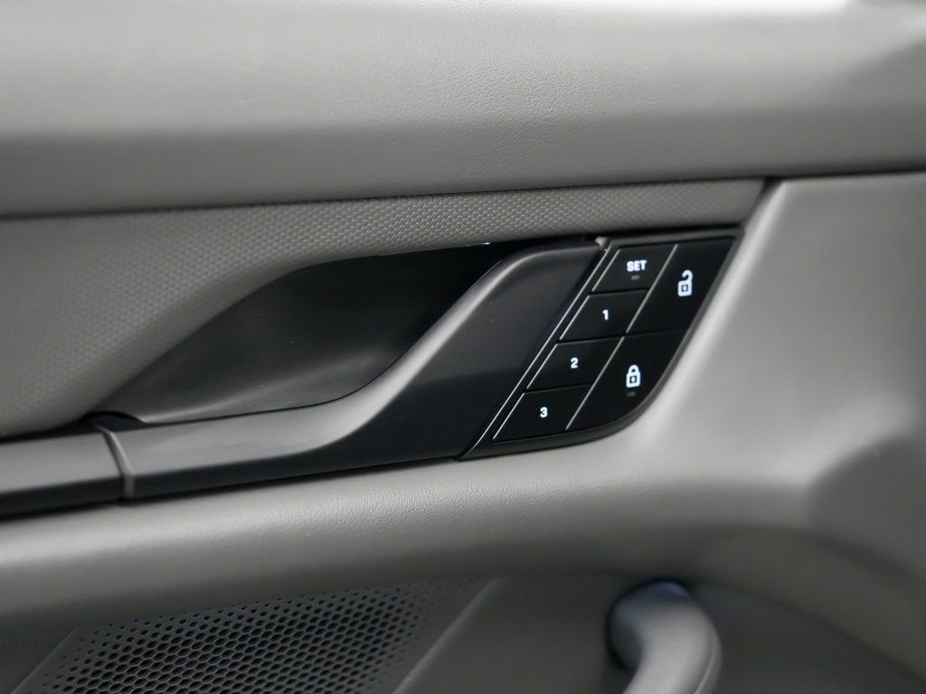 Certified 2022 Porsche Taycan 4S image 23