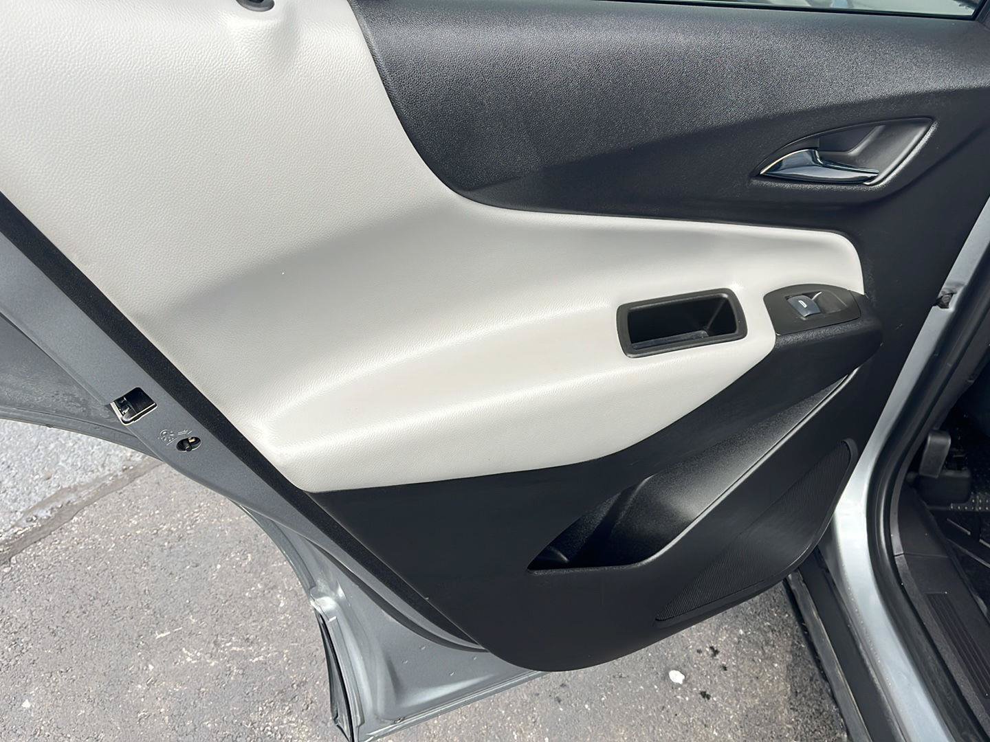 Used 2024 Chevrolet Equinox LS w/ LS Convenience Package FWD image 21