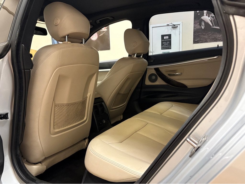 Used 2016 BMW 328i Gran Turismo xDrive AWD/4WD image 18