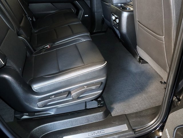 Used 2023 GMC Yukon XL SLT w/ SLT Premium Package image 34