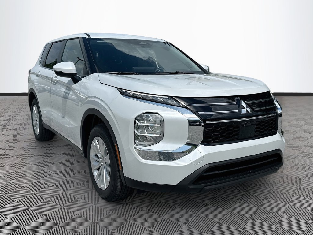 New 2026 Mitsubishi Outlander ES FWD image 3